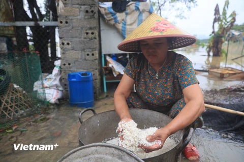 Cuộc sống khốn khó của người dân Chương Mỹ trong đợt lụt thứ hai liên tiếp