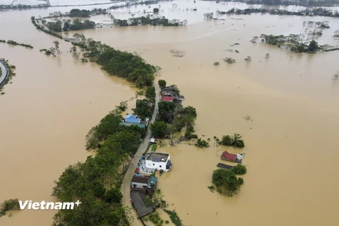 Sau hơn một tháng, vùng Chương Mỹ lại chìm trong biển nước mênh mông