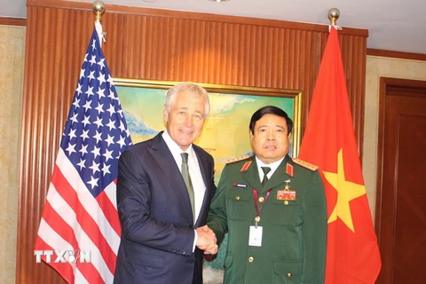 Bộ trưởng quốc phòng Việt Nam và Mỹ gặp gỡ tại Shangri-La