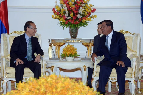 Thủ tướng Hun Sen xuất hiện lần đầu sau tin đồn đột quỵ