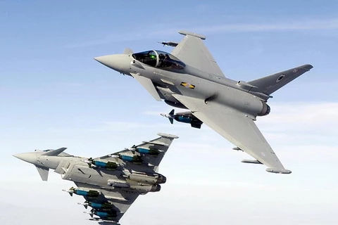 Không quân Anh tung "Cuồng phong" chặn máy bay ném bom Nga 