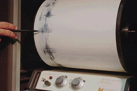 Động đất 7,3 độ Richter ở đông Indonesia, có cảnh báo sóng thần