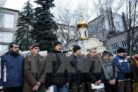 Quân đội Ukraine và lực lượng ly khai tiến hành trao đổi tù binh