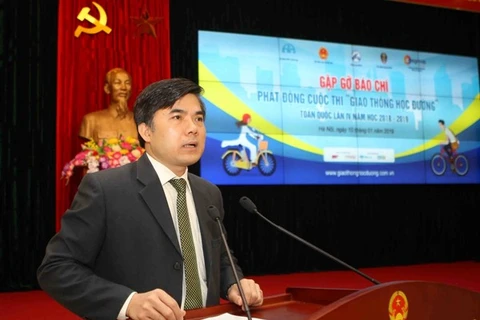 Ông Bùi Văn Linh, Vụ phó phụ trách Vụ Chính trị và Công tác học sinh sinh viên phát động cuộc thi. (Ảnh: Thanh Tùng/TTXVN)