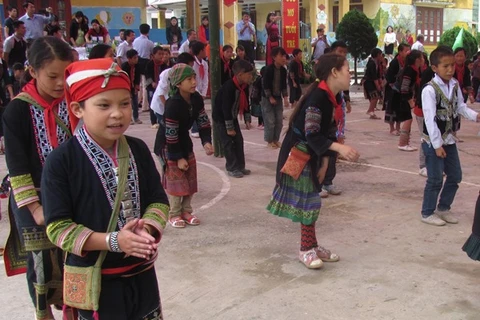 Giờ thể dục của học sinh Trường Tiểu học Tả Phìn, tỉnh Lào Cai. (Ảnh: Phạm Mai/Vietnam+)