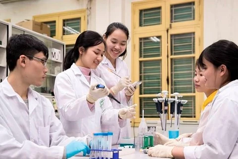 Học bổng sau đại học nhằm giúp các học viên, nghiên cứu sinh tập trung toàn thời gian cho học tập và nghiên cứu, nâng cao chất lượng đào tạo (Ảnh: PV/Vietnam+)