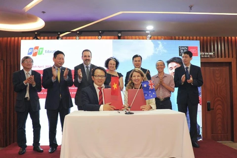 Đại học FPT và Đại học Swinburne ký kết hợp tác khởi động chương trình liên kết Swinburne (Việt Nam)