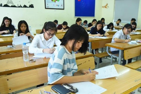 Thí sinh dự thi vào lớp 10 tại Hà Nội năm học 2019-2020. (Ảnh: Minh Sơn/Vietnam+)