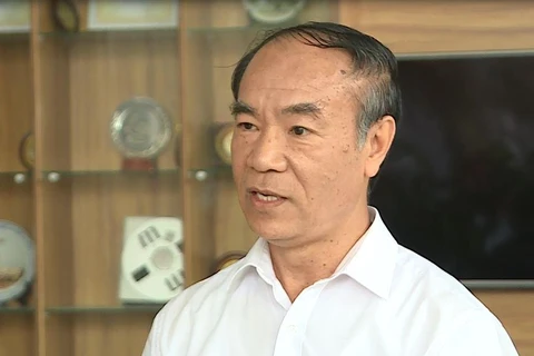 Chánh thanh tra Bộ Giáo dục và Đào tạo Nguyễn Huy Bằng trả lời phỏng vấn báo chí. (Ảnh: Phạm Mai/Vietnam+)