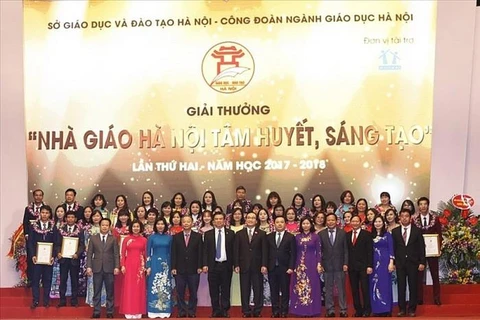 Lễ trao tặng giải thưởng Nhà giáo Hà Nội tâm huyết sáng tạo lần thứ 2 năm 2018.