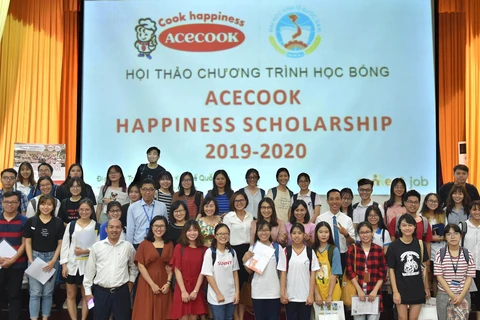 Đông đảo sinh viên đã tham gia buổi Hội thảo giới thiệu chương trình học bổng của Acecook Việt Nam tại Đại học Kinh tế quốc dân, Hà Nội. (Ảnh: PV/Vietnam+)