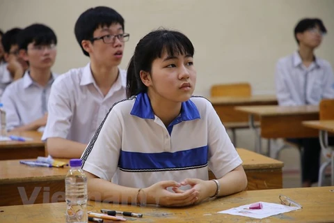 Thí sinh dự thi môn Ngữ văn, kỳ thi Tuyển sinh vào lớp 10 năm 2020-2021 của Hà Nội. (Ảnh: PV/Vietnam+)