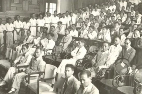 Chủ tịch Hồ Chí Minh tại Lễ khai giảng của Đại học Quốc gia Việt Nam ngày 15/11/1945. (Ảnh tư liệu, Đại học Quốc gia Hà Nội)
