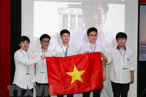 Đoàn học sinh Việt Nam dự thi Olympic Toán quốc tế. (Ảnh: Thanh Tùng/TTXVN)