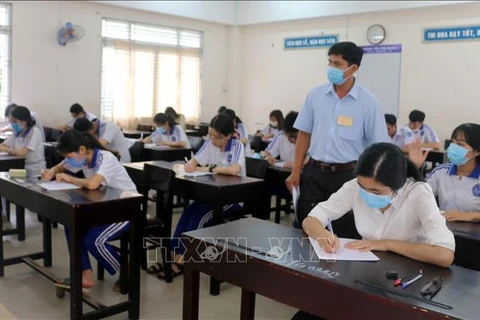 Thí sinh dự tốt nghiệp trung học phổ thông. (Ảnh: TTXVN)