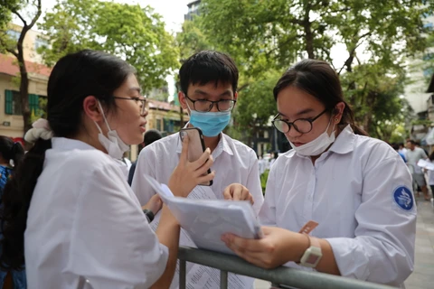 Học sinh Hà Nội dự thi vào lớp 10 năm 2021. (Ảnh: Hoài Nam/Vietnam+)