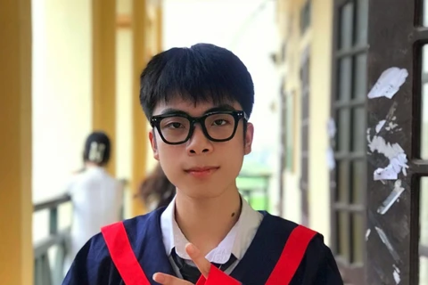 Em Phạm Văn Linh là thủ khoa cả nước Kỳ thi tốt nghiệp trung học phổ thông năm 2022. (Ảnh: NVCC)