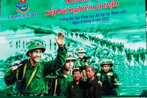 Đã 51 năm trôi qua, kể từ ngày những sinh viên xếp bút nghiên ra trận trong lễ xuất quân ngày 6/9/1971. (Ảnh: PM/Vietnam+)