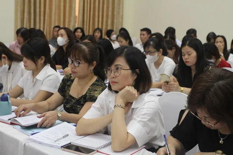 Số lượng cán bộ, giáo viên đăng ký tham dự gấp 7 lần dự kiến ban đầu của Bộ Giáo dục và Đào tạo. (Ảnh: PV/Vietnam+)