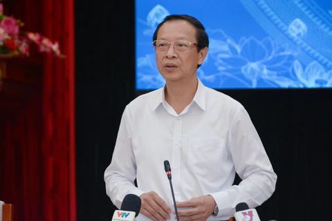 Thứ trưởng Bộ Giáo dục và Đào tạo Phạm Ngọc Thưởng phát biểu tại buổi họp báo. (Ảnh: PV)