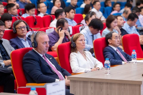Hội nghị đã thu hút sự tham gia của trên 100 đại biểu là các chuyên gia, doanh nghiệp trong và ngoài nước. (Ảnh: PV/Vietnam+)