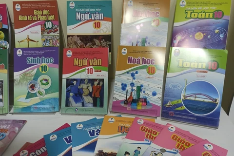 Sách giáo khoa theo chương trình giáo dục phổ thông mới. (Ảnh: PV/Vietnam+)