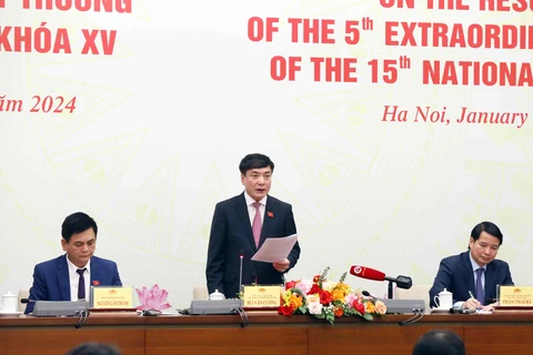 Tổng Thư ký Quốc hội Bùi Văn Cường chủ trì buổi họp báo. (Ảnh: Phạm Kiên/TTXVN)