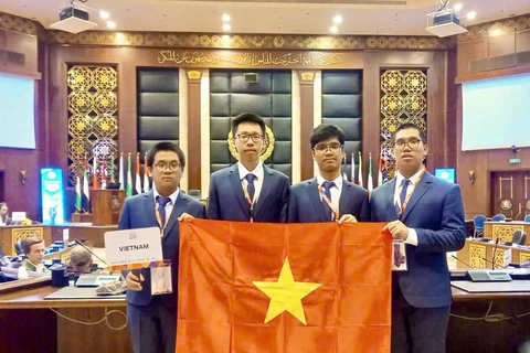 Các thành viên đội tuyển Olympic Tin học quốc tế của Việt Nam năm 2024. (Ảnh: PV/Vietnam+)