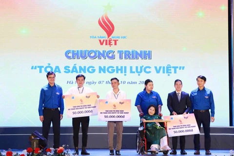 Bên cạnh lễ tuyên dương, Ban tổ chức còn hỗ trợ vốn, kiến thức cho các dự án khởi nghiệp của thanh niên khuyết tật./.