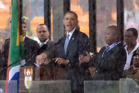 Phiên dịch khiếm thính trong lễ tang Mandela là giả mạo