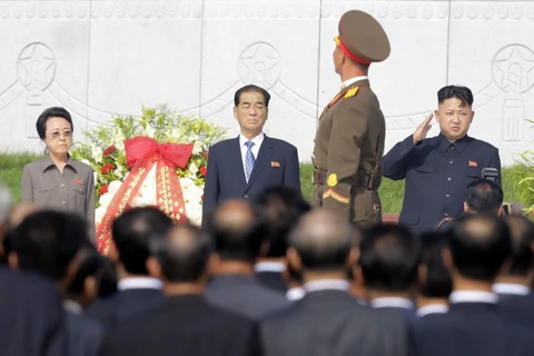 Cô Kim Jong-Un xuất hiện trên TV sau khi chồng bị xử tử