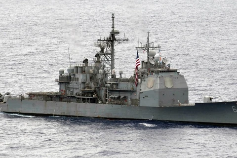 Tàu chiến Mỹ và Trung Quốc suýt va chạm nhau ở Biển Đông 