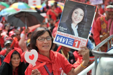 Người biểu tình áo đỏ ủng hộ bà Yingluck Shinawatra (Nguồn: TTXVN)