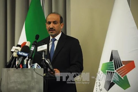 hủ tịch SNC Ahmed al-Jarba trong cuộc họp báo tại Istanbul, Thổ Nhĩ Kỳ ngày 7/10. THX/ TTXVN
