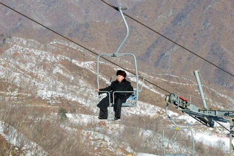 Ông Kim Jong-Un thăm khu trượt tuyết ngày cuối năm