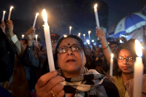 Ấn Độ lại chấn động bởi vụ hiếp dâm tập thể rồi thiêu chết