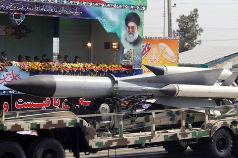 Một loại tên lửa được Iran giới thiệu hồi tháng 10/2013 (Nguồn: AFP)