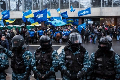 Lực lượng Berkut trong cuộc chính biến tại Kiev (Nguồn: AFP/TTXVN)