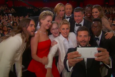 Ảnh selfie của các sao ở lễ trao giải Oscar lập kỷ lục