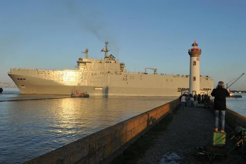 EU cấm vận, Pháp vẫn bán tàu chiến Mistral cho Nga