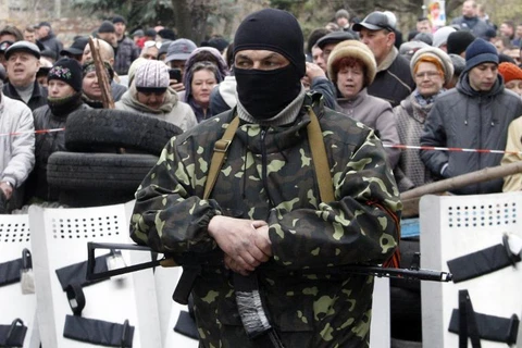 Ukraine: Các phần tử ly khai nổ súng chiếm 2 đồn cảnh sát