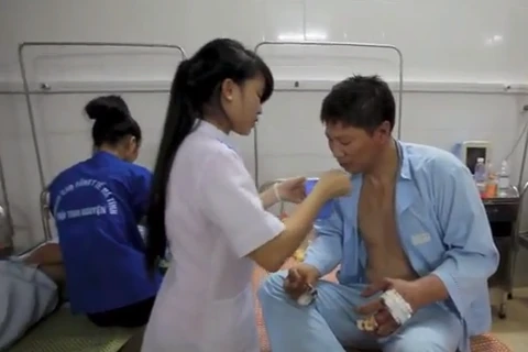 Clip tình nguyện viên chăm sóc lao động nước ngoài ở Hà Tĩnh