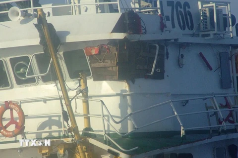[Video] Cảnh sát biển khôn khéo khi đối đầu với tàu Trung Quốc