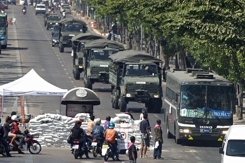 Quân đội Thái Lan tuyên bố thiết quân luật, không đảo chính