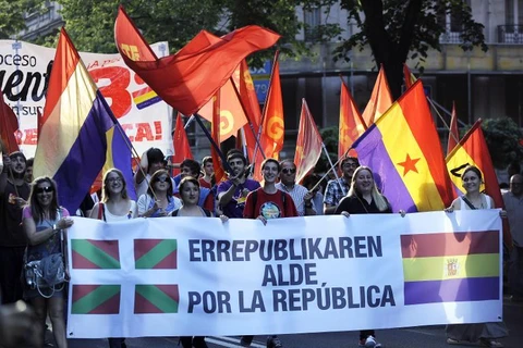 Tuần hành lớn ở Tây Ban Nha đòi trưng cầu xóa bỏ quân chủ