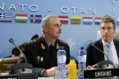 NATO kêu gọi tăng chi tiêu quốc phòng để đối phó với Nga