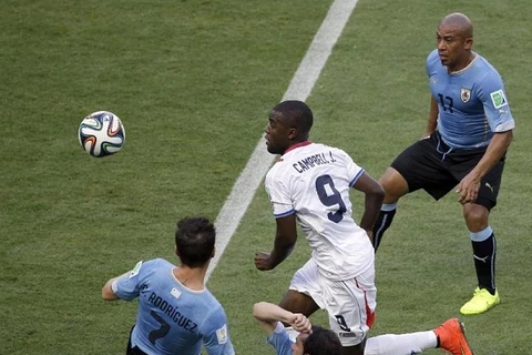 Sao trẻ Arsenal nổi bật trong chiến thắng gây sốc trước Uruguay