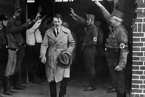 Trùm phátxít Đức Adolf Hitler đã trốn thuế hàng triệu USD?