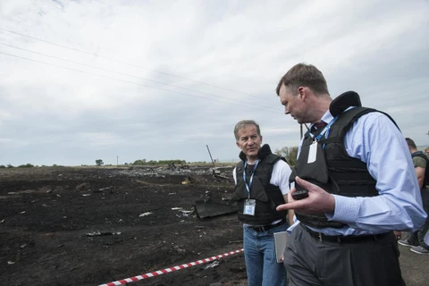 Tổng thống Ukraine lên án sự cản trở điều tra tại hiện trường MH17