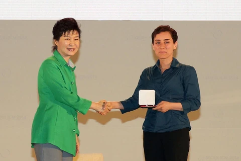 Nhà toán học Iran là người phụ nữ đầu tiên nhận giải Fields